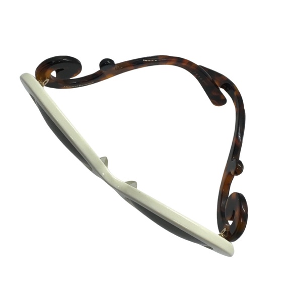 PRADA Sunglasses 😎 - Picture 7 of 17